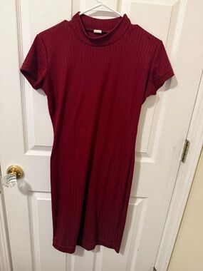 Ribbed Short Sleeve Mock Neck Dress - Burgundy